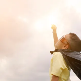 enfant - découverte du pouvoir - apaisement - force - super héros